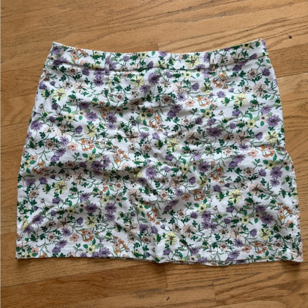 🌸 LOFT Floral Skirt 🌸
Size 12